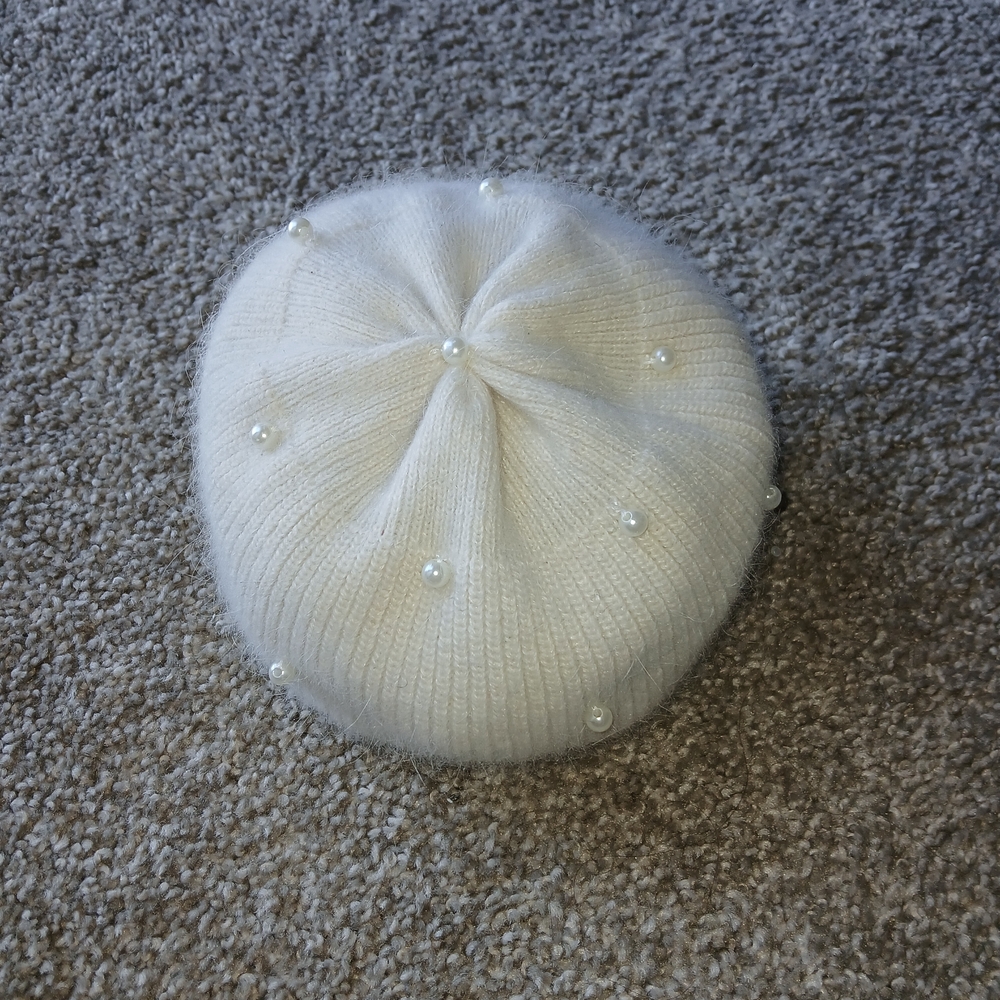 Forever 21 White Pearl-Embellished Beret